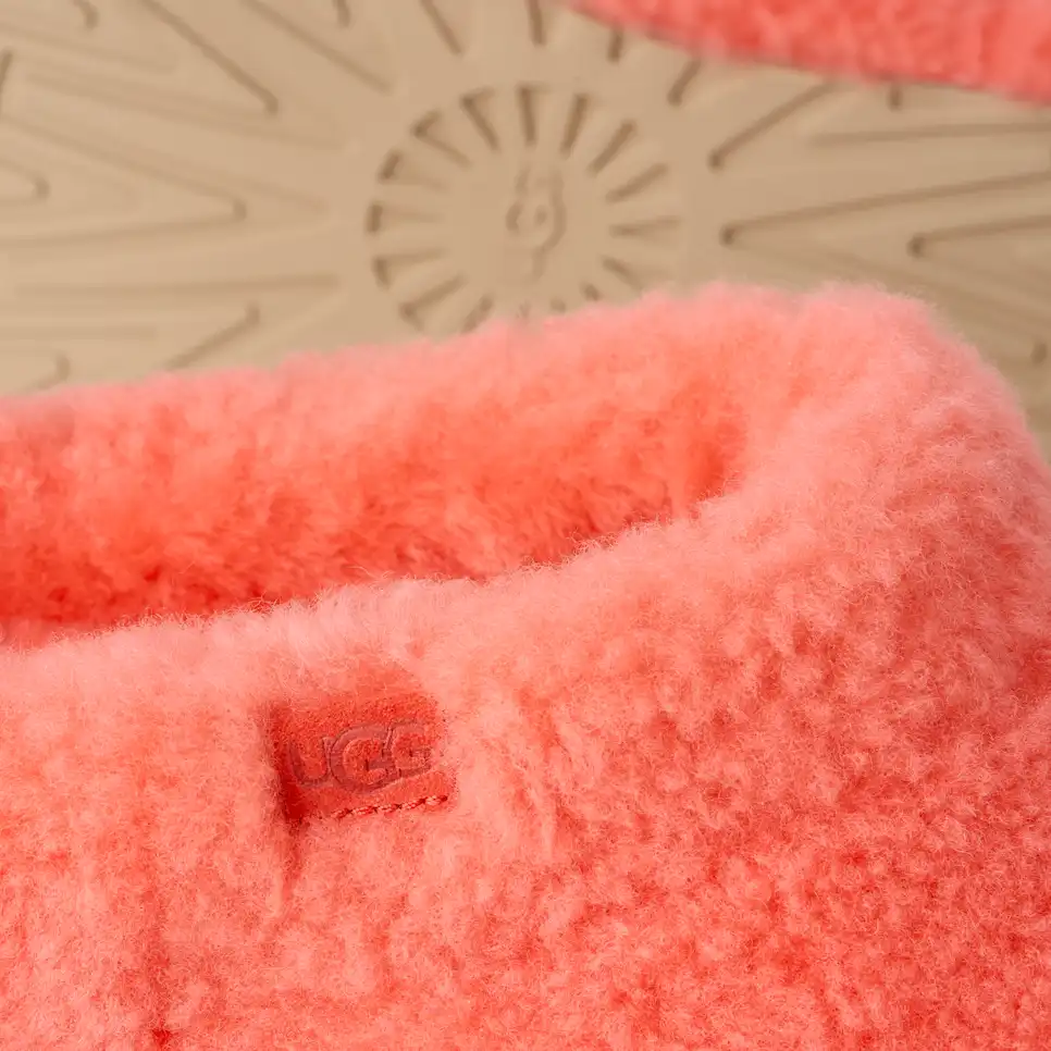 Enwrap Fluffed Clog
